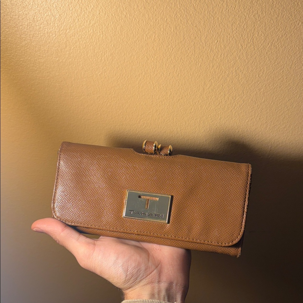 Brown Leather Tahari Woman’s Wallet